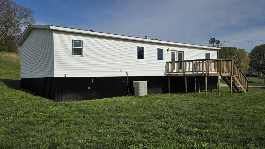 6350 Harmons Lick Road Paint Lick KY 40461