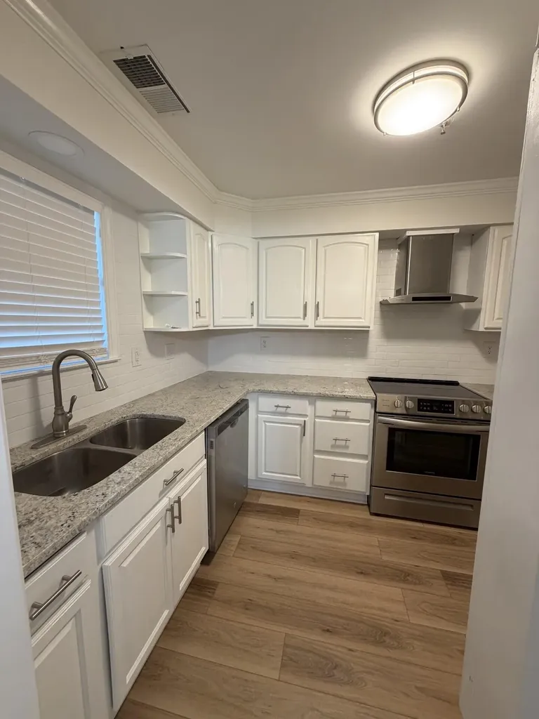 421 Redding Road Lexington KY 40517