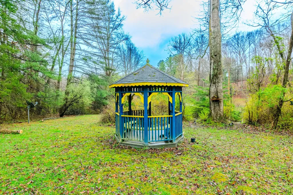 1667 Jackson Drive Morehead KY 40351