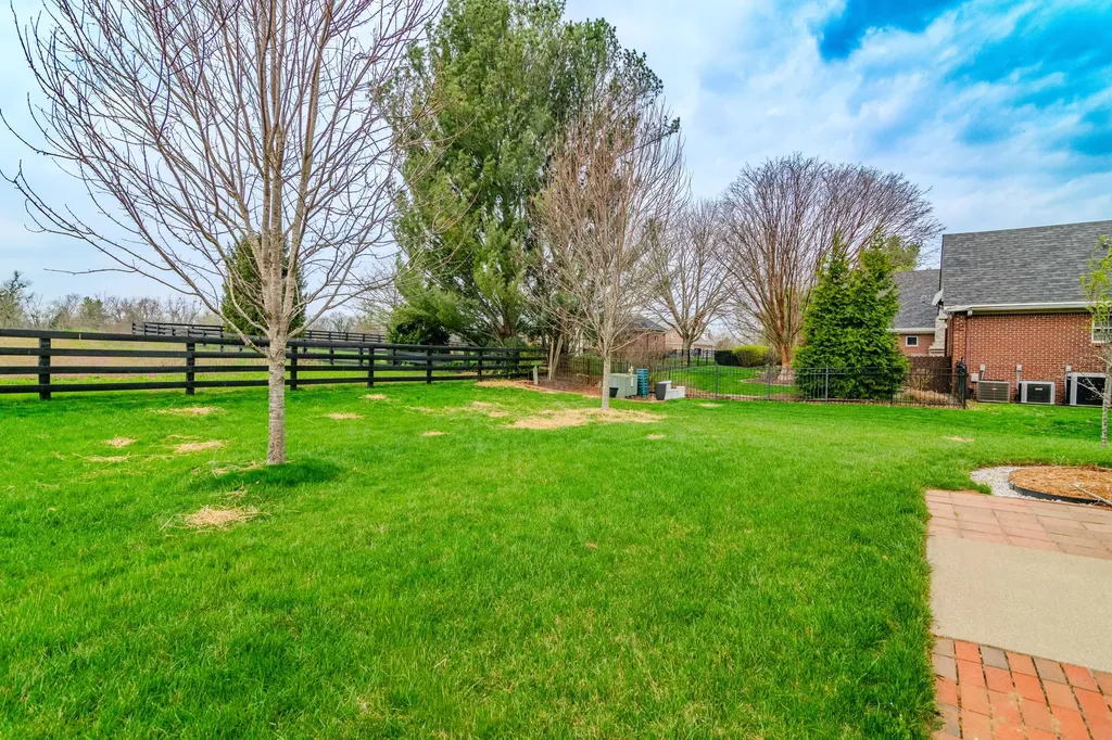 110 Saratoga Drive Frankfort KY 40601
