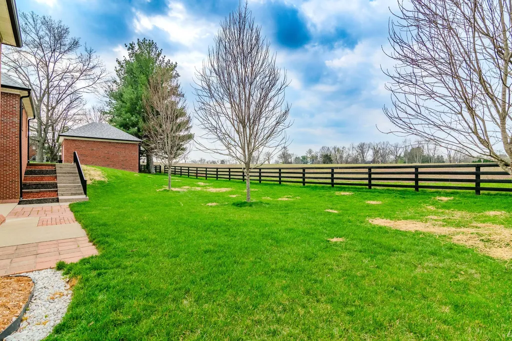110 Saratoga Drive Frankfort KY 40601