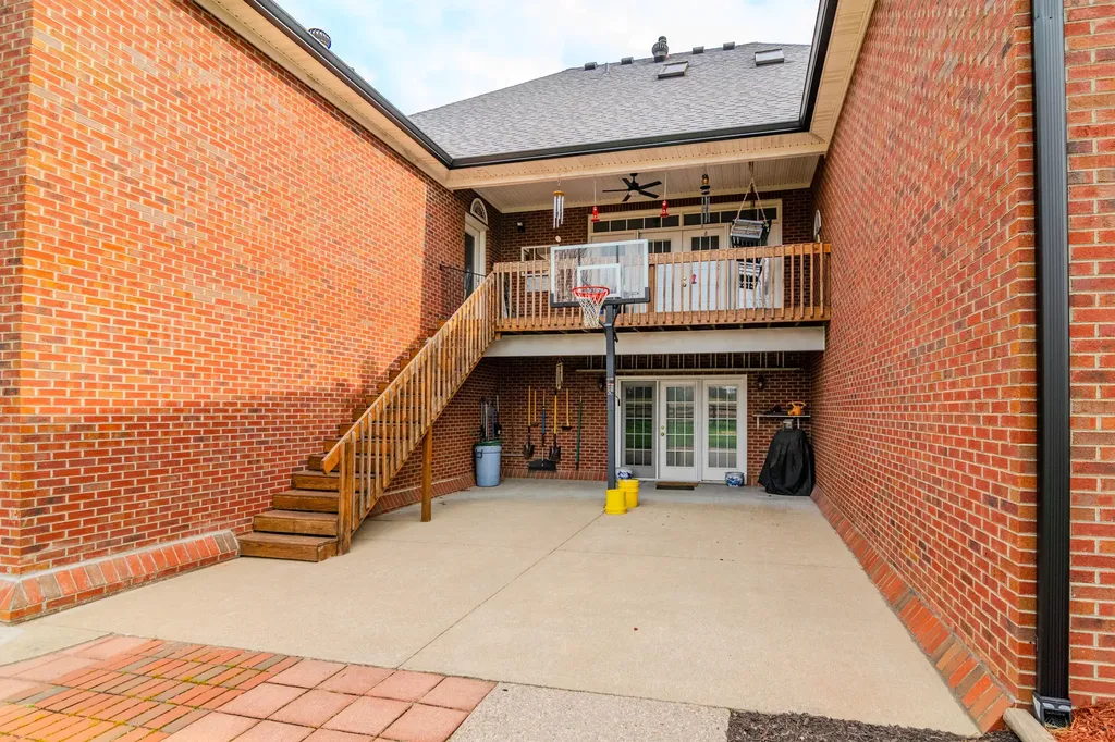 110 Saratoga Drive Frankfort KY 40601