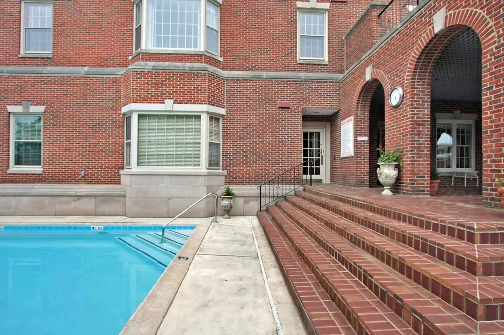 111 Woodland Avenue Lexington KY 40502