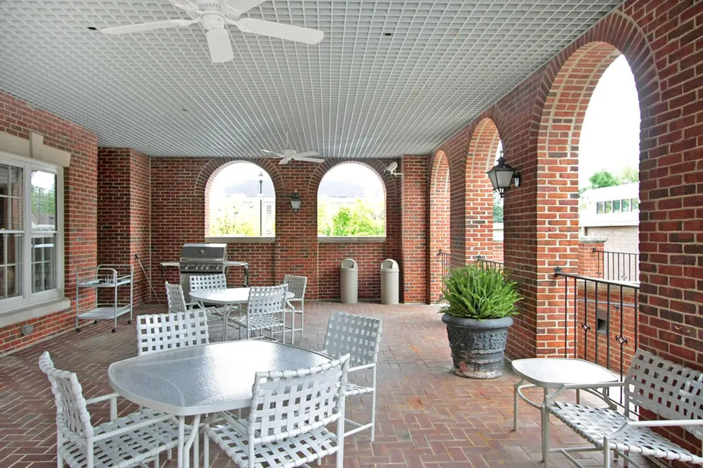 111 Woodland Avenue Lexington KY 40502