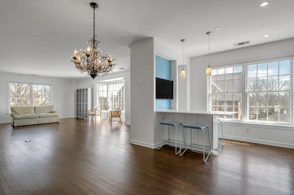 111 Woodland Avenue Lexington KY 40502