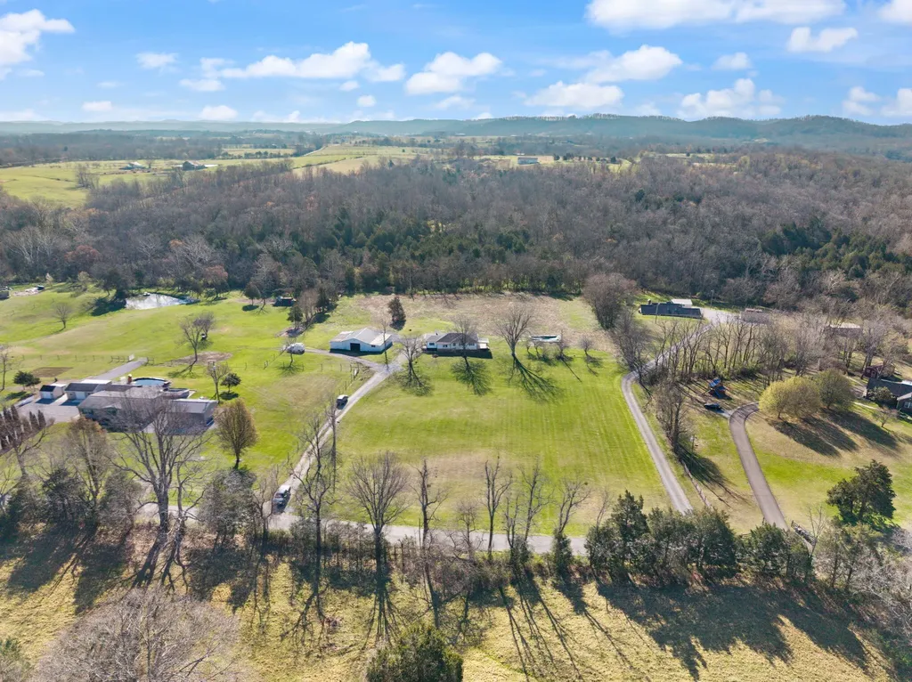 401 Drakes Creek Road Crab Orchard KY 40419