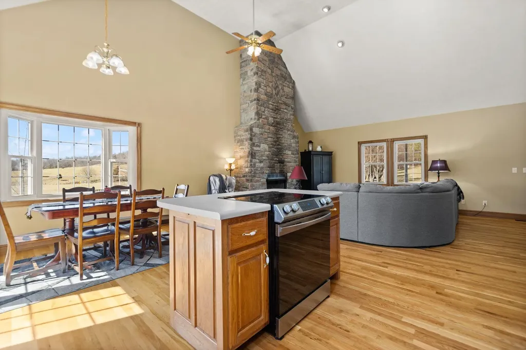 54 Jess Crisswell Road Monticello KY 42633
