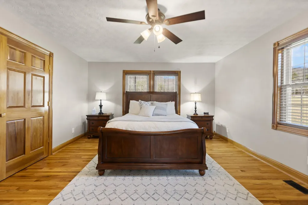 54 Jess Crisswell Road Monticello KY 42633