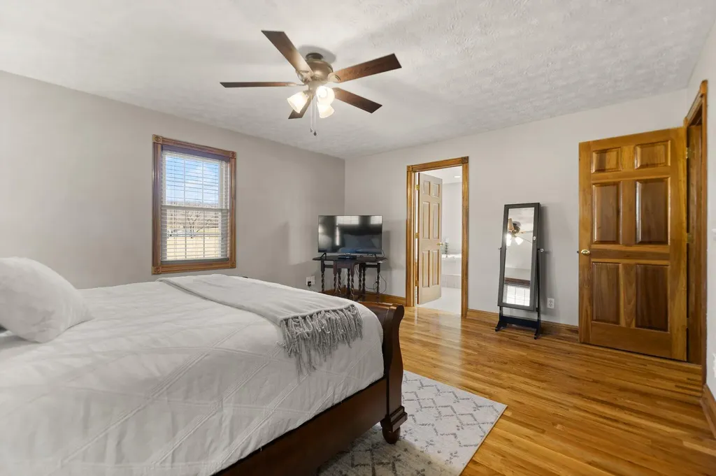 54 Jess Crisswell Road Monticello KY 42633
