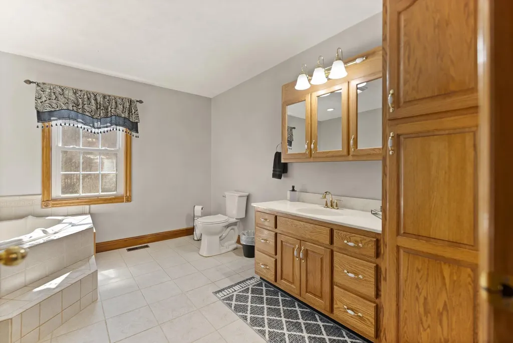 54 Jess Crisswell Road Monticello KY 42633
