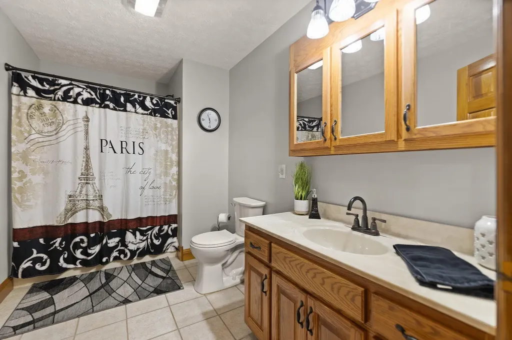 54 Jess Crisswell Road Monticello KY 42633