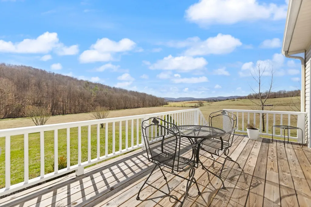 54 Jess Crisswell Road Monticello KY 42633
