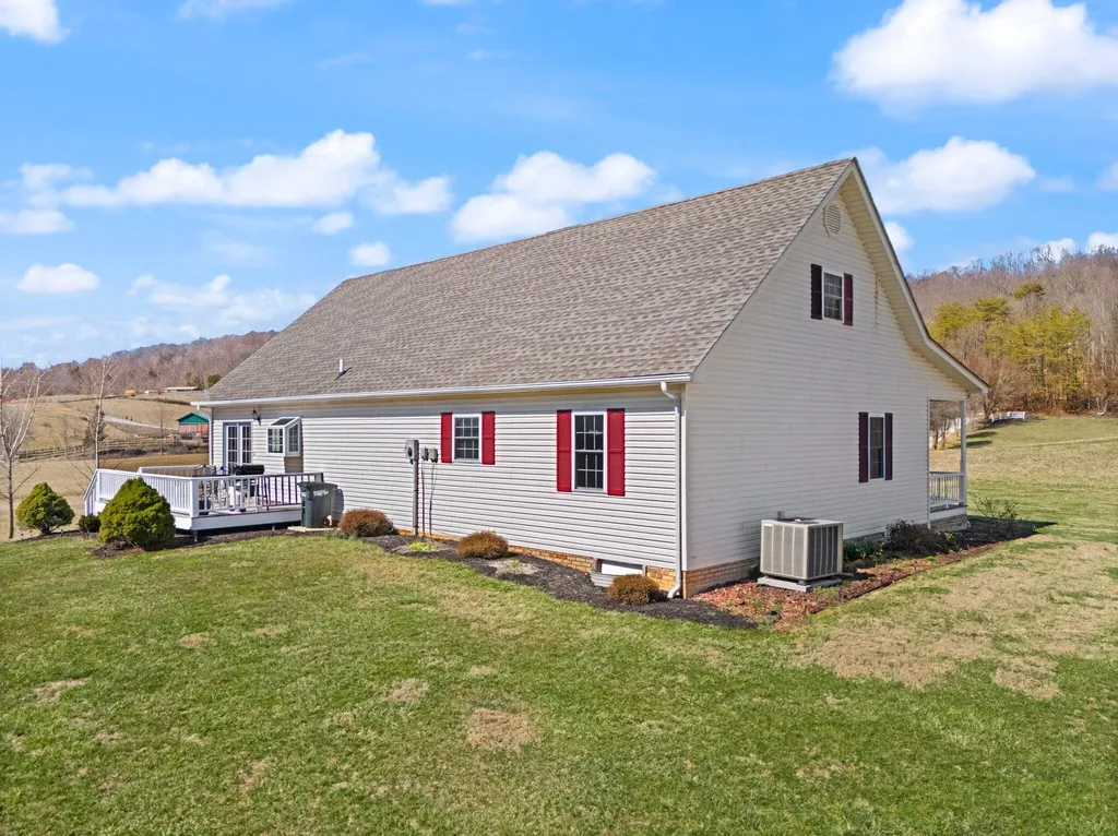 54 Jess Crisswell Road Monticello KY 42633