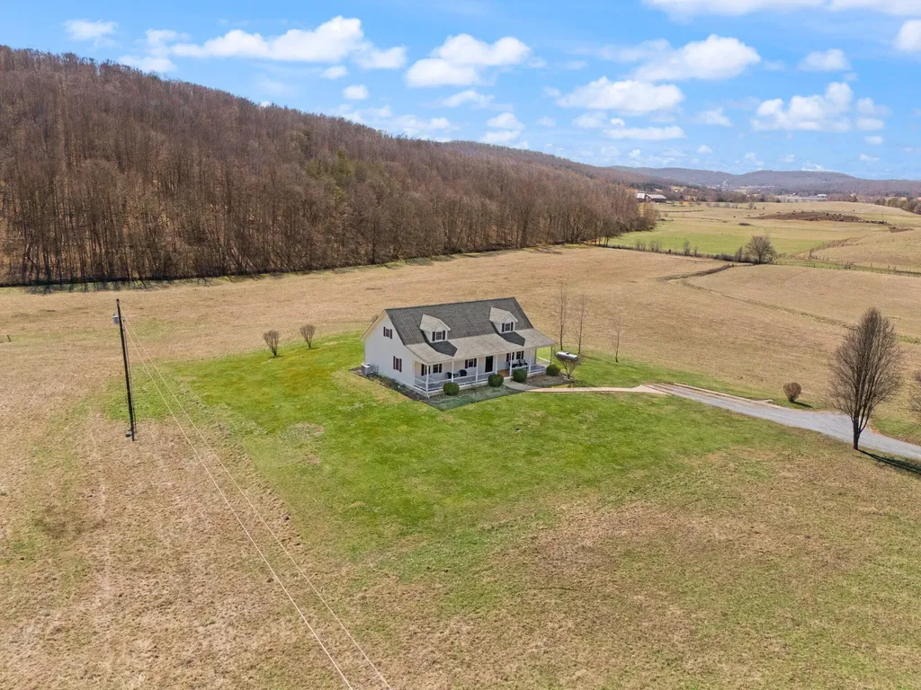 54 Jess Crisswell Road Monticello KY 42633