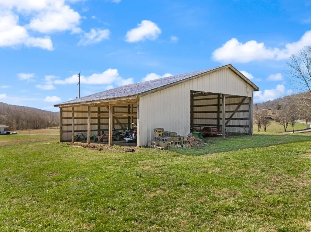 54 Jess Crisswell Road Monticello KY 42633