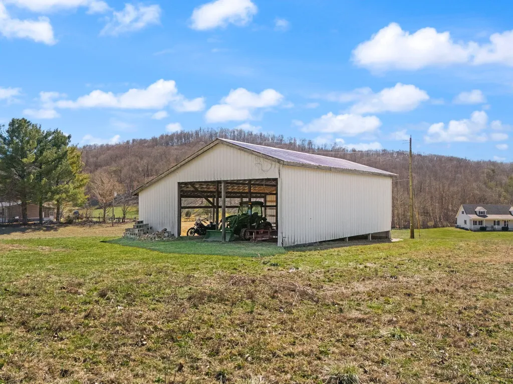 54 Jess Crisswell Road Monticello KY 42633