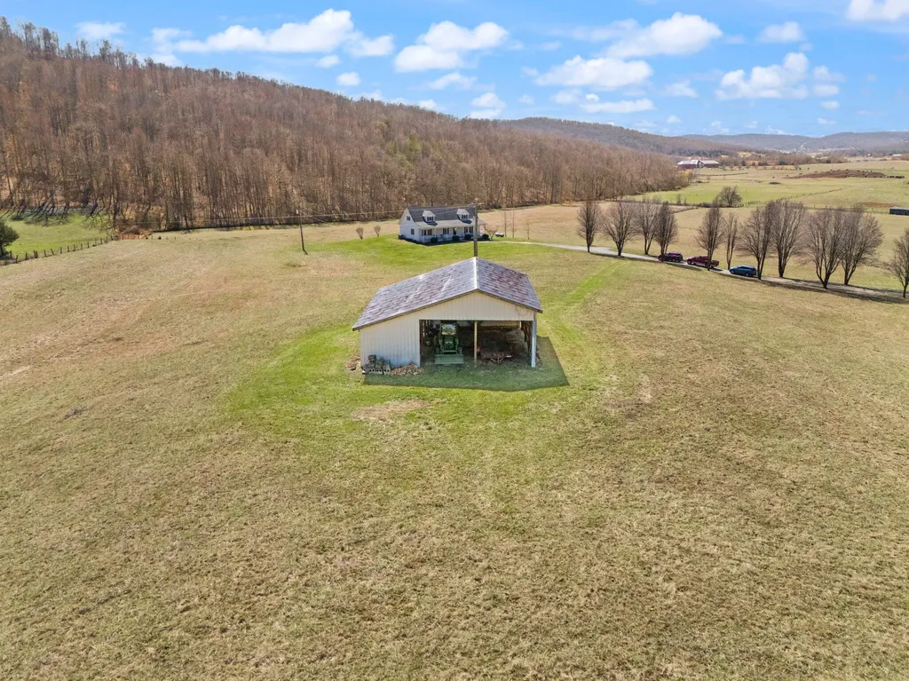 54 Jess Crisswell Road Monticello KY 42633