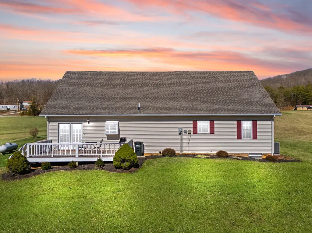54 Jess Crisswell Road Monticello KY 42633