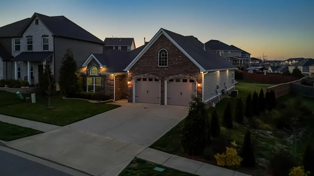 204 Blackthorn Drive Nicholasville KY 40356