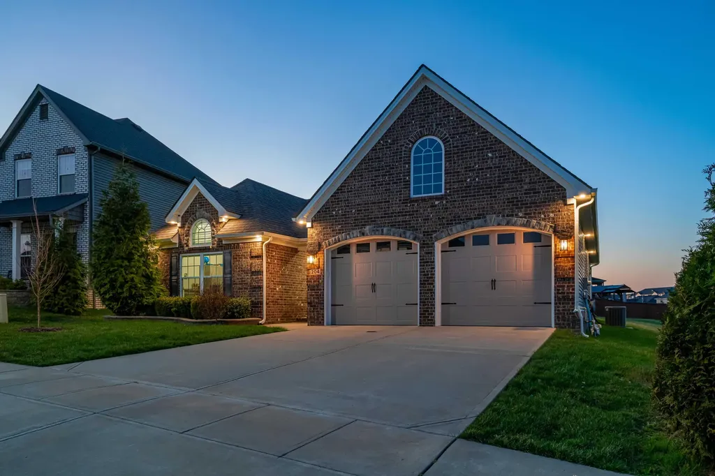 204 Blackthorn Drive Nicholasville KY 40356