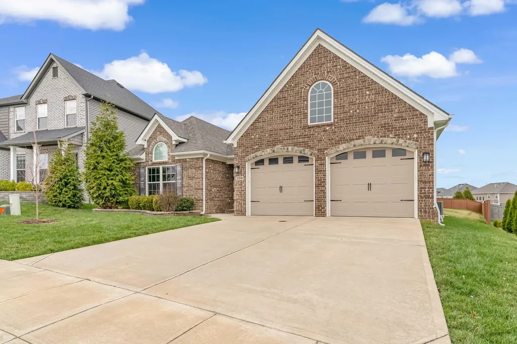 204 Blackthorn Drive Nicholasville KY 40356