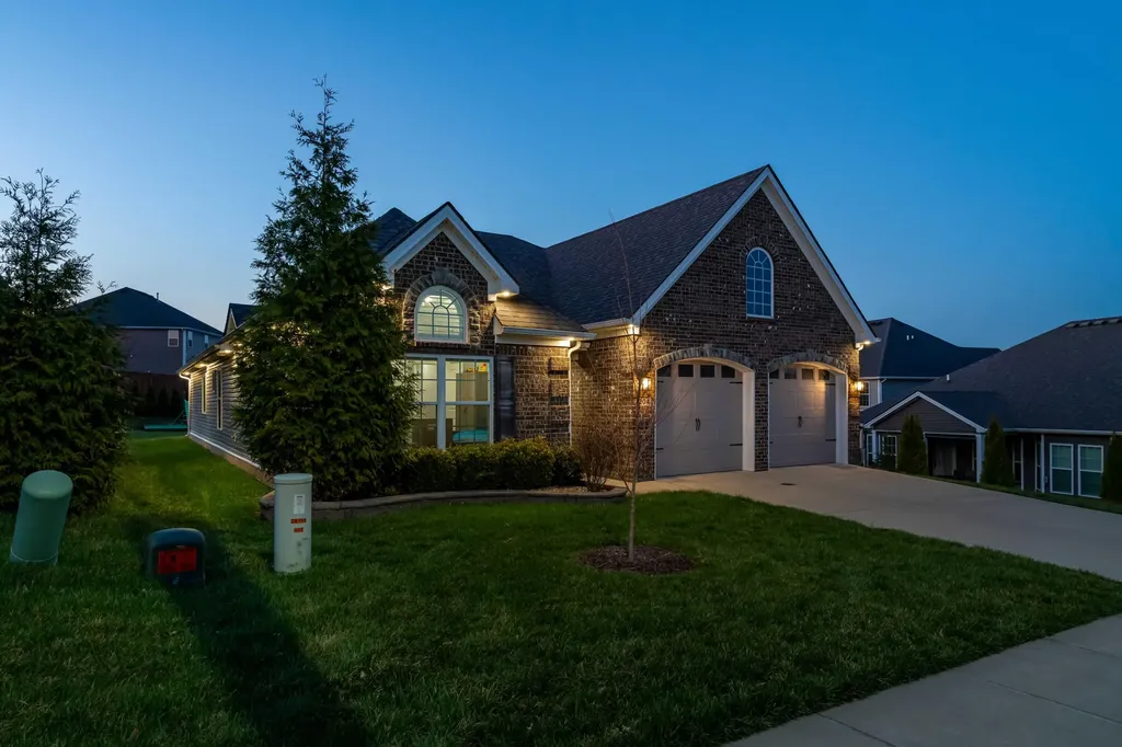 204 Blackthorn Drive Nicholasville KY 40356