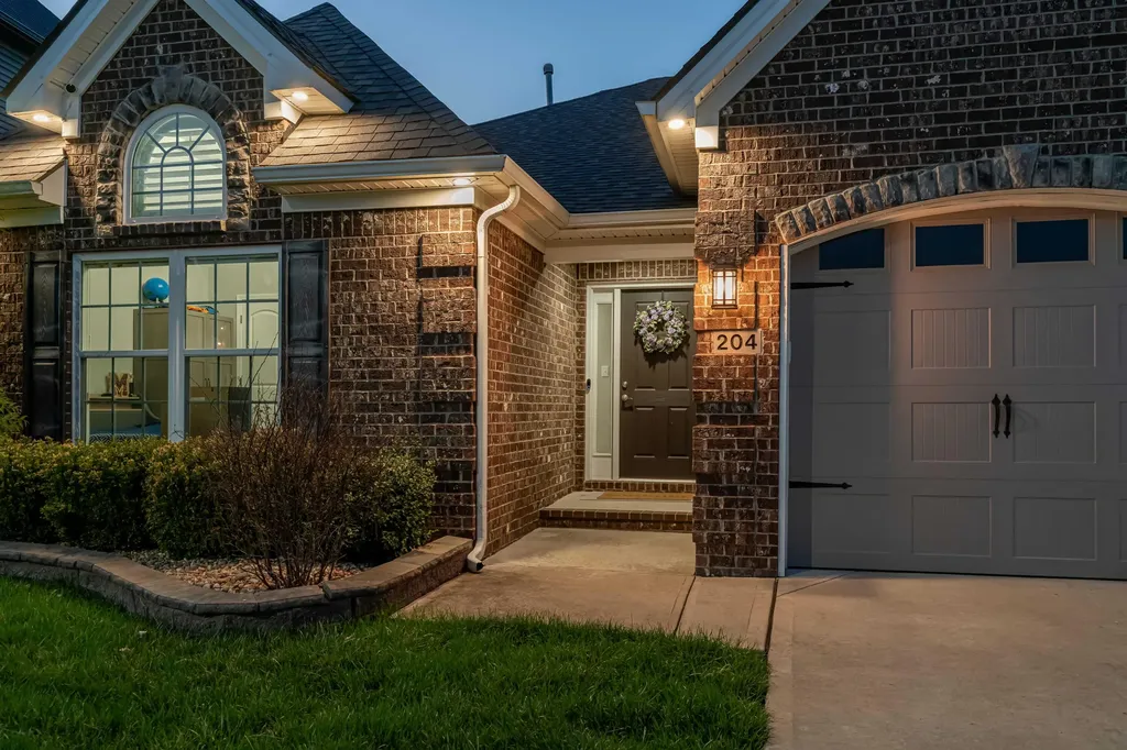 204 Blackthorn Drive Nicholasville KY 40356