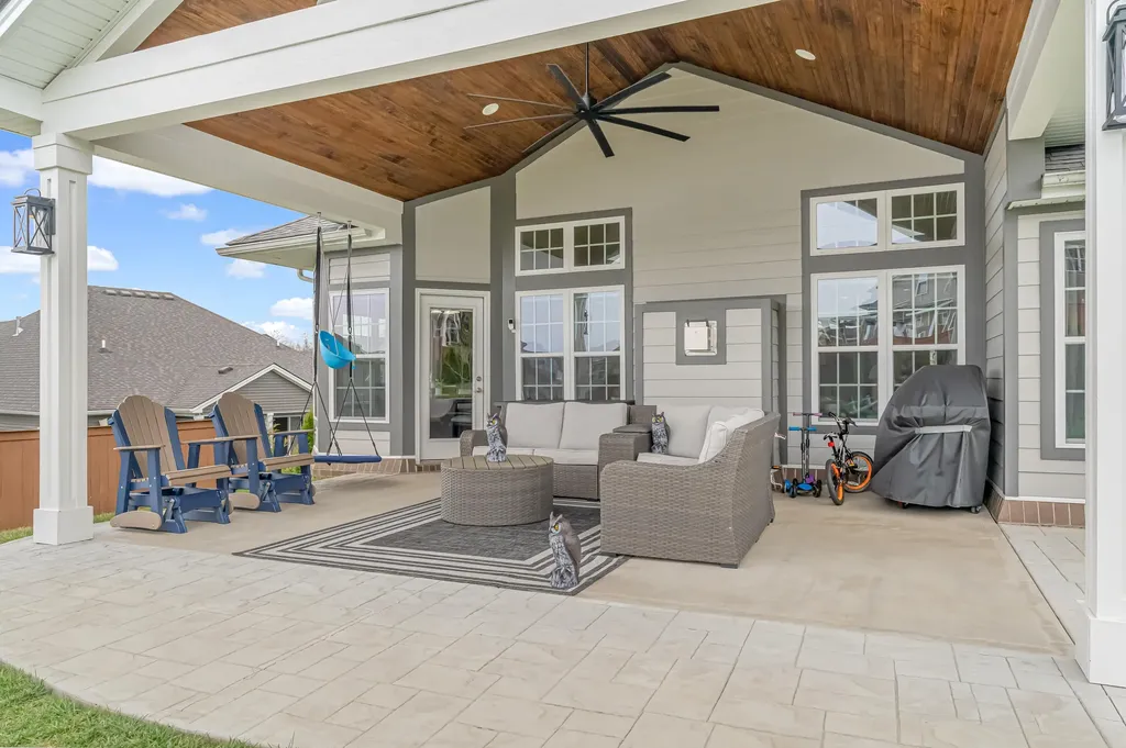 204 Blackthorn Drive Nicholasville KY 40356