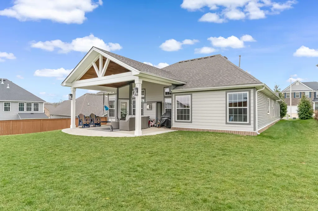 204 Blackthorn Drive Nicholasville KY 40356