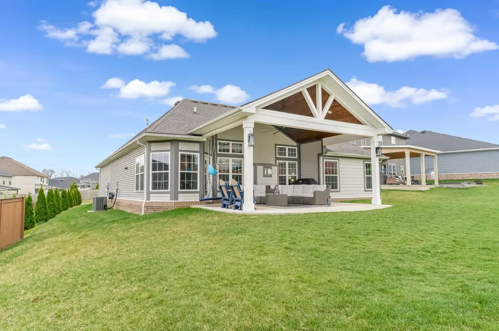 204 Blackthorn Drive Nicholasville KY 40356
