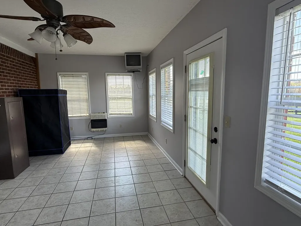 123 Dreyfus Road Berea KY 40403