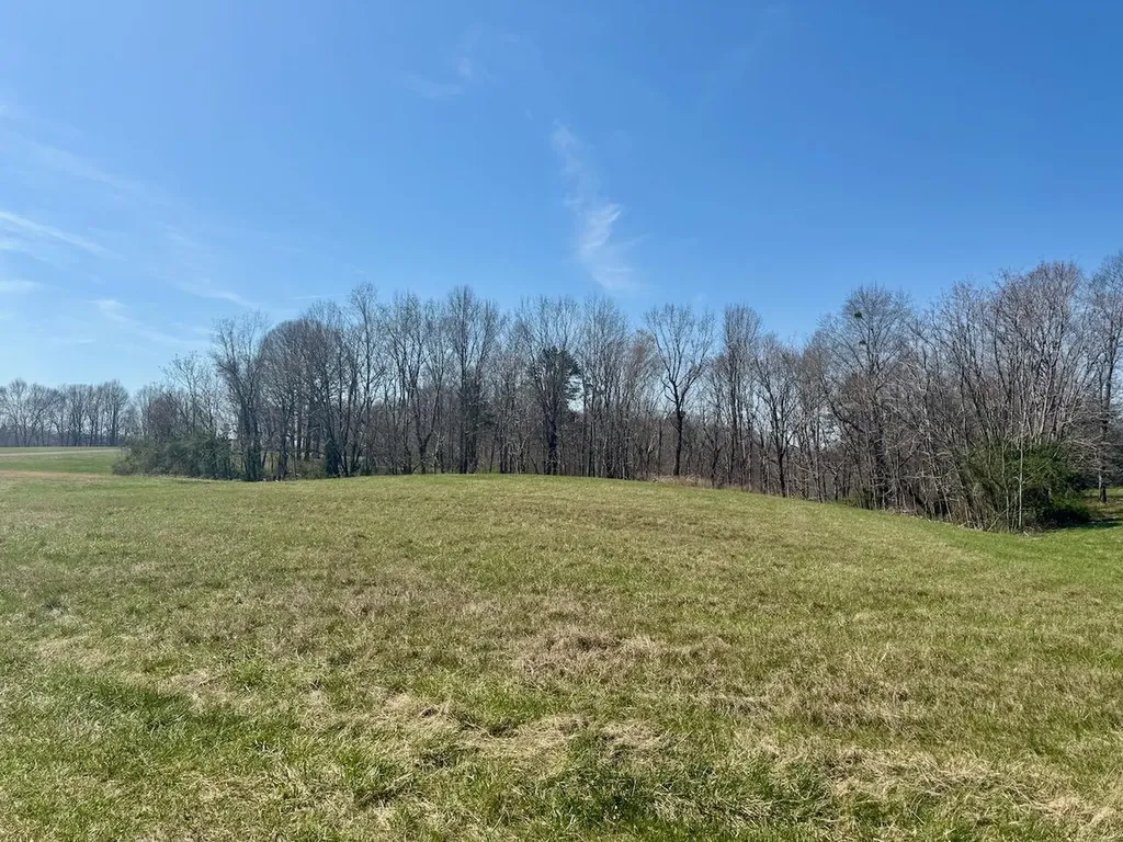 97 Paradise Alley Russell Springs KY 42642