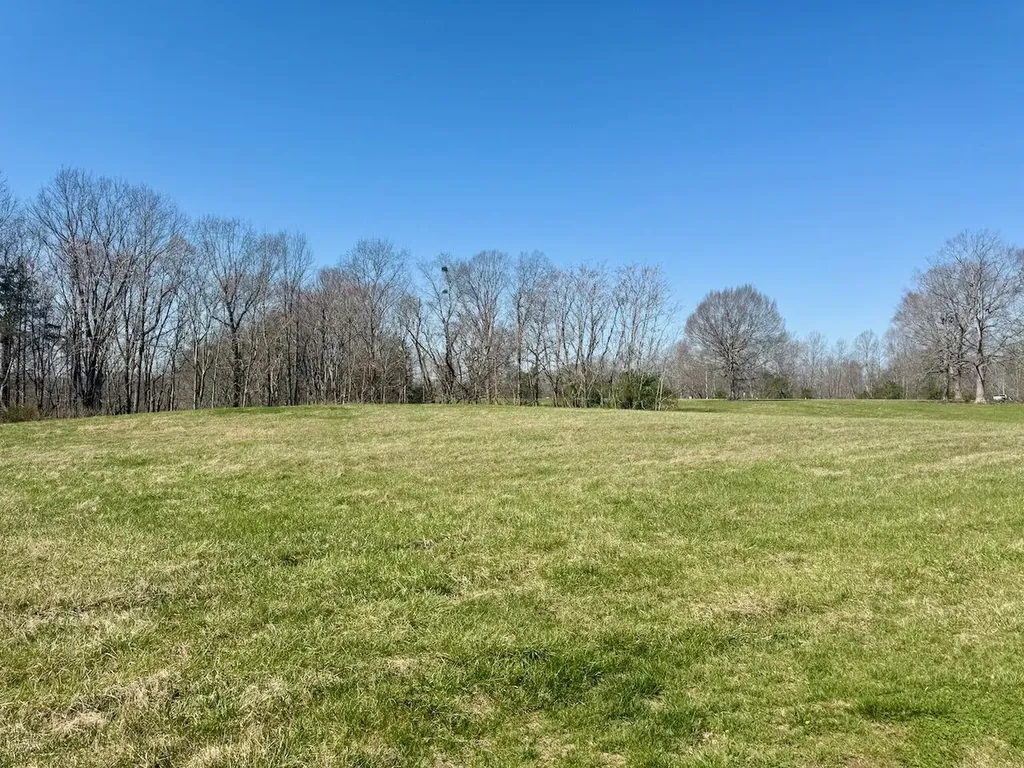 97 Paradise Alley Russell Springs KY 42642
