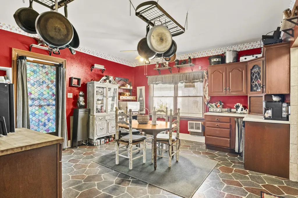 219 Main Street N Middletown KY 40357