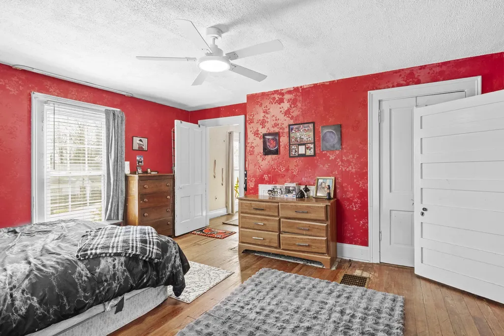 219 Main Street N Middletown KY 40357