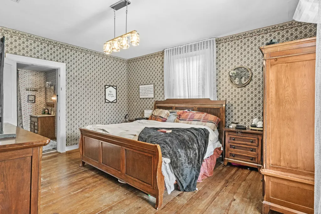 219 Main Street N Middletown KY 40357