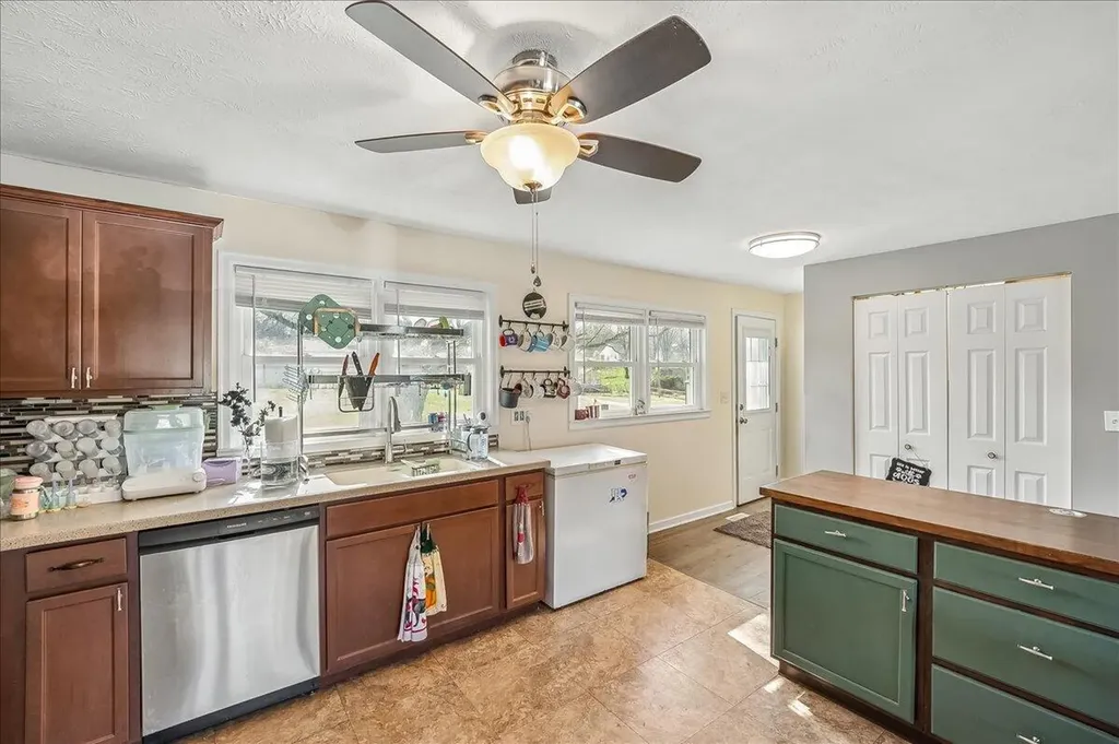 221 Lyons Drive Frankfort KY 40601