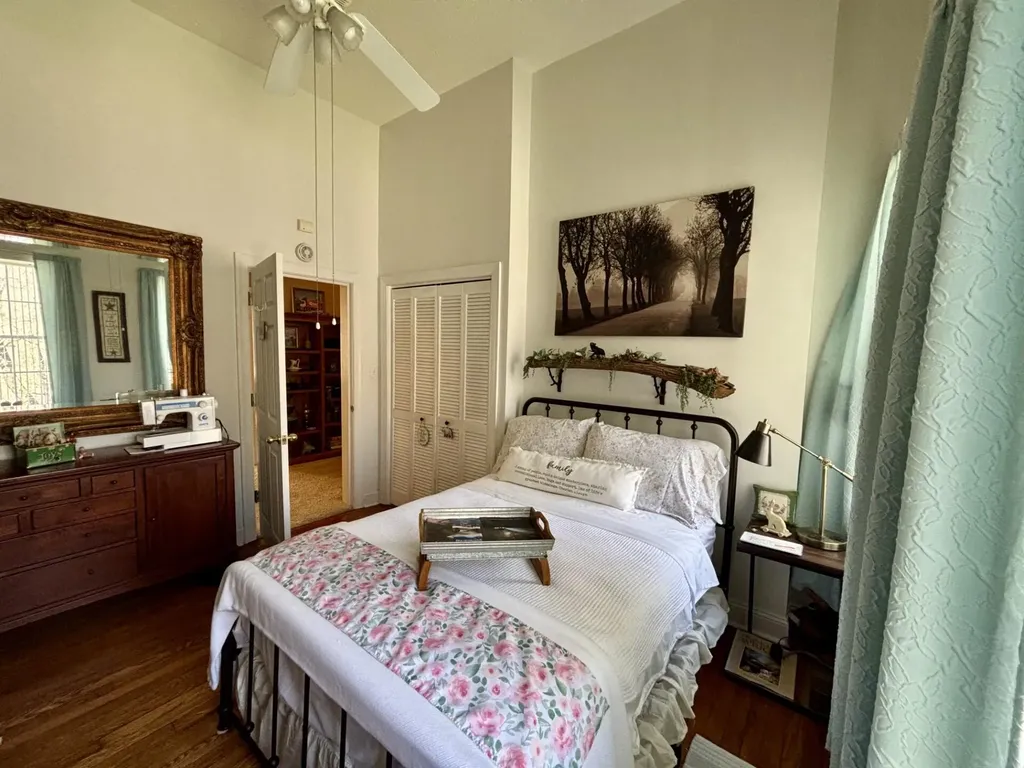 250 Hill Place Road Benham KY 40807