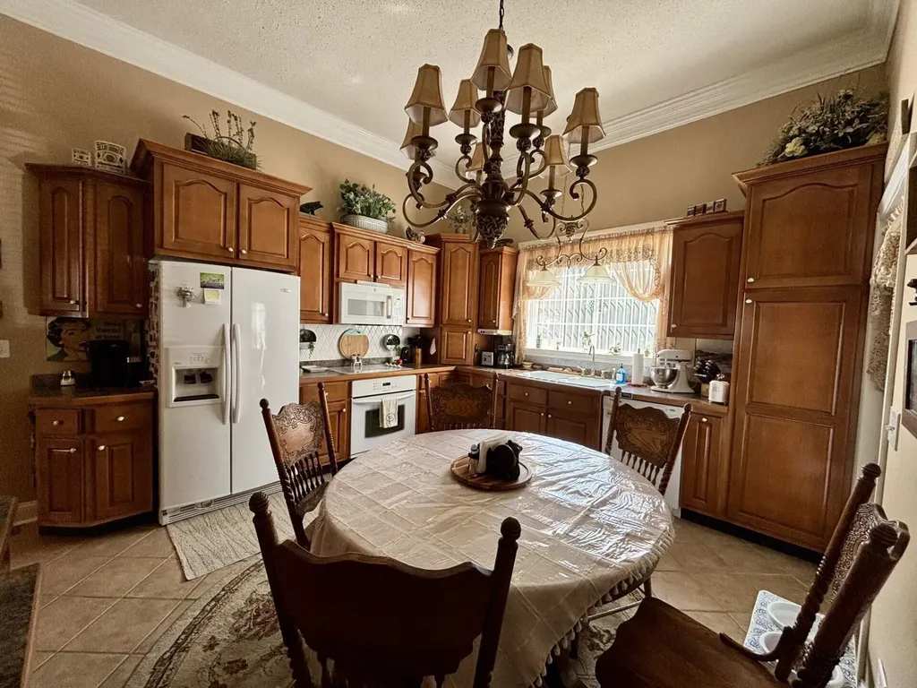250 Hill Place Road Benham KY 40807