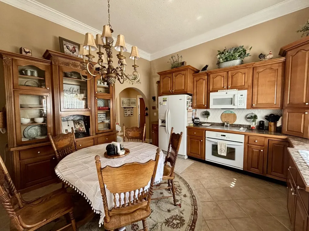 250 Hill Place Road Benham KY 40807