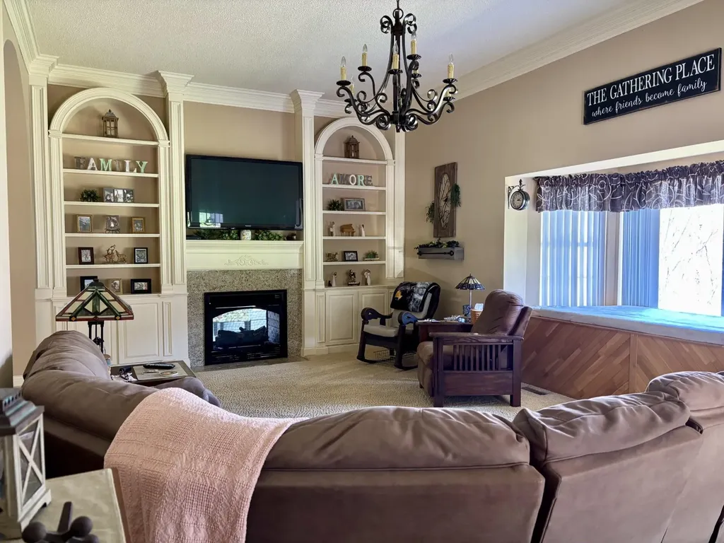 250 Hill Place Road Benham KY 40807