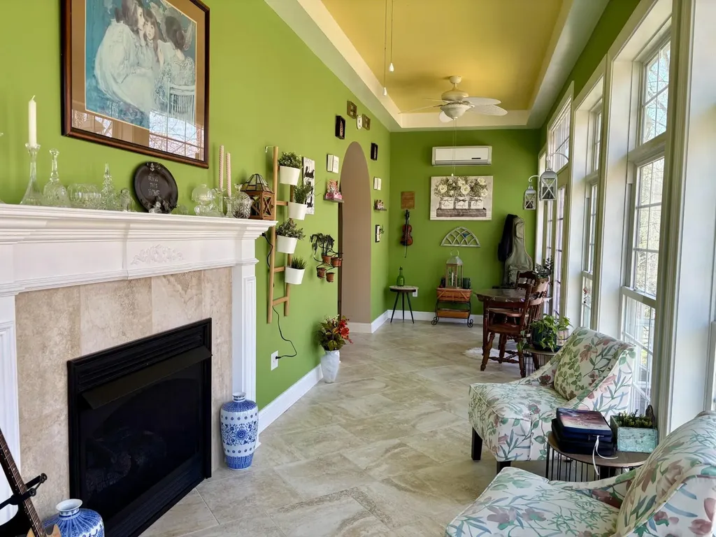 250 Hill Place Road Benham KY 40807