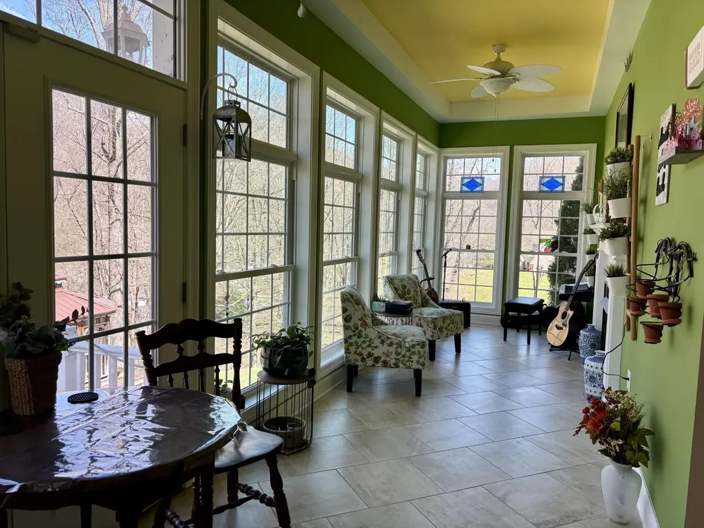 250 Hill Place Road Benham KY 40807