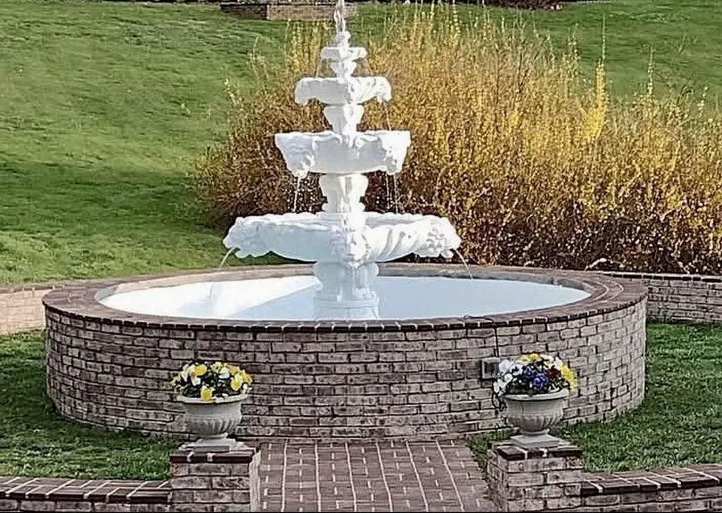 250 Hill Place Road Benham KY 40807