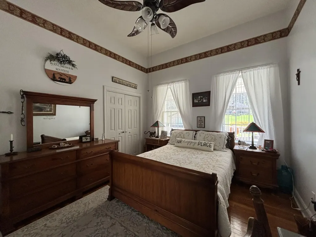 250 Hill Place Road Benham KY 40807
