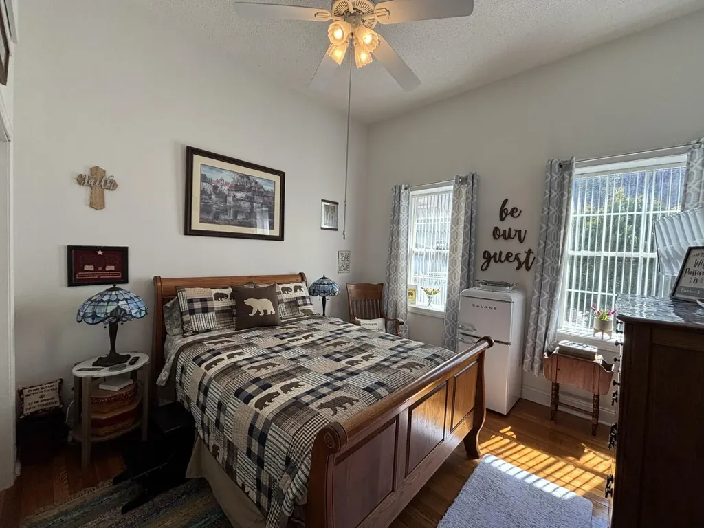 250 Hill Place Road Benham KY 40807