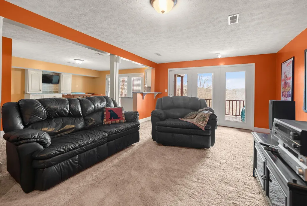 631 Lawless Road Jamestown KY 42629