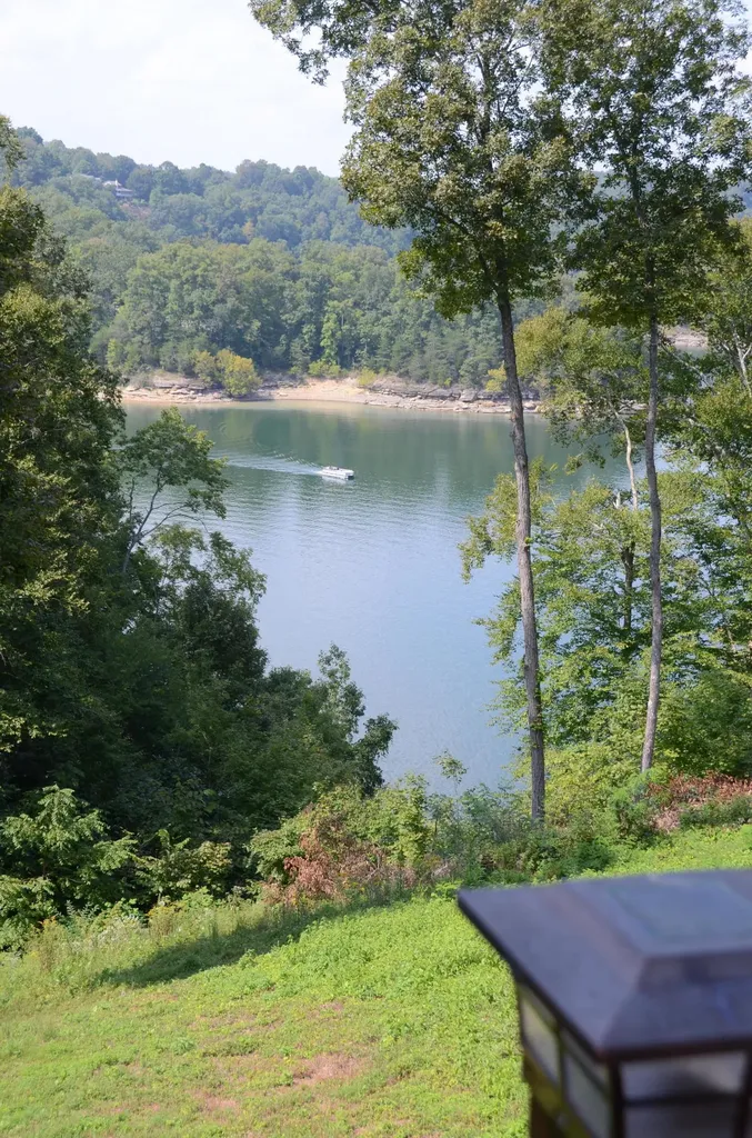 631 Lawless Road Jamestown KY 42629