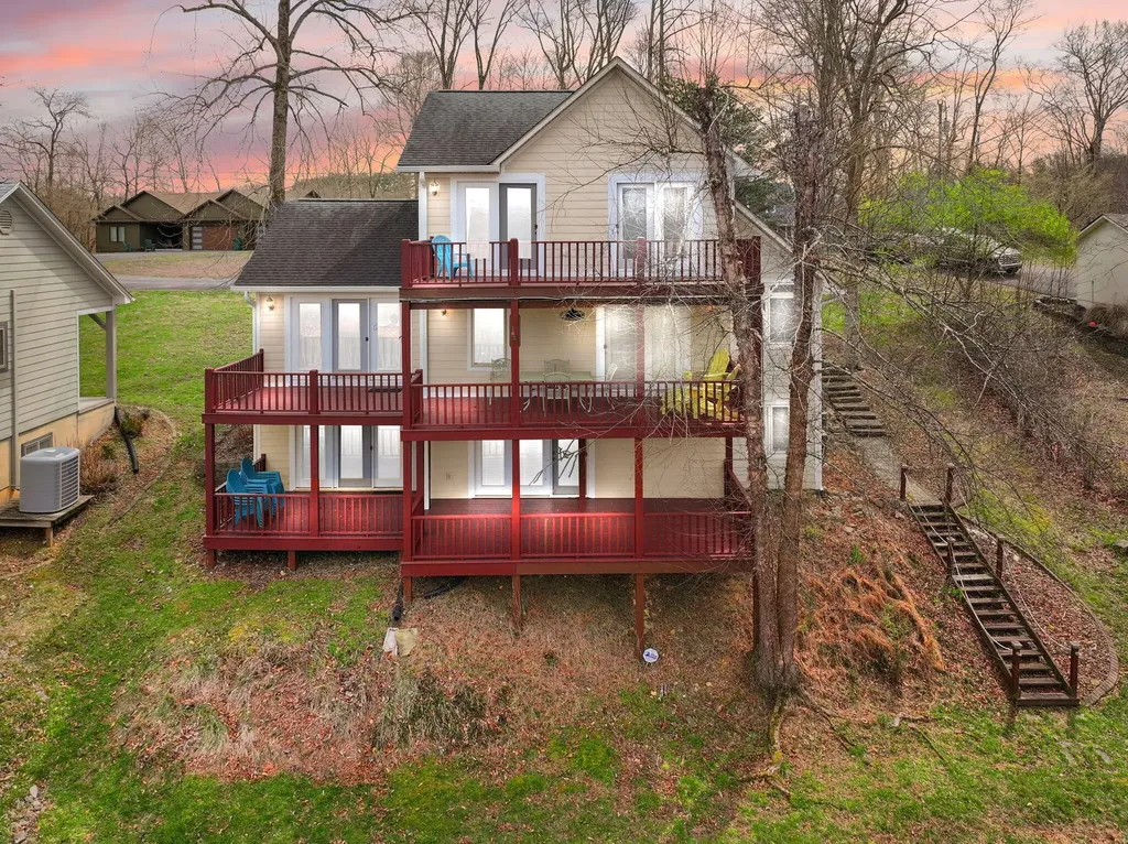 631 Lawless Road Jamestown KY 42629