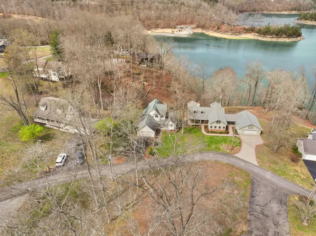 631 Lawless Road Jamestown KY 42629
